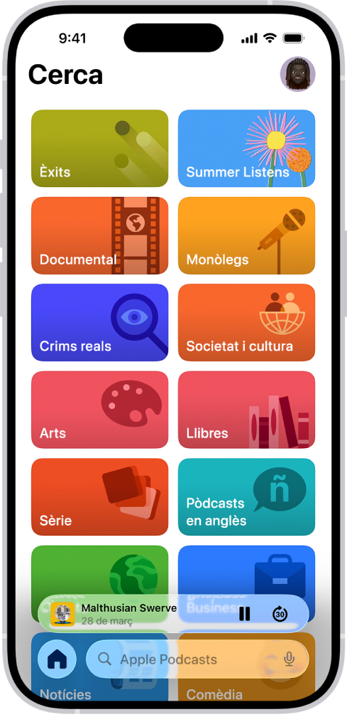 La pestanya “Cerca” de l’app Pòdcasts mostra categories de pòdcasts. A la part inferior de la pantalla hi ha el minireproductor. A sota hi ha els botons “Inici”, “Nou”, “Biblioteca” i “Cerca”.
