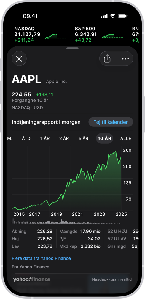 Midt på skærmen viser et diagram kursudviklingen for et værdipapir over 10 år. Over diagrammet er en notifikation om, at virksomheden planlægger offentliggørelsen af dens indtjeningsrapport næste dag, med en knap til at føje den begivenhed til Kalender.