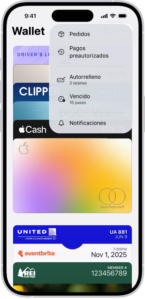 Una tarjeta de crédito en la pantalla de la app Wallet.