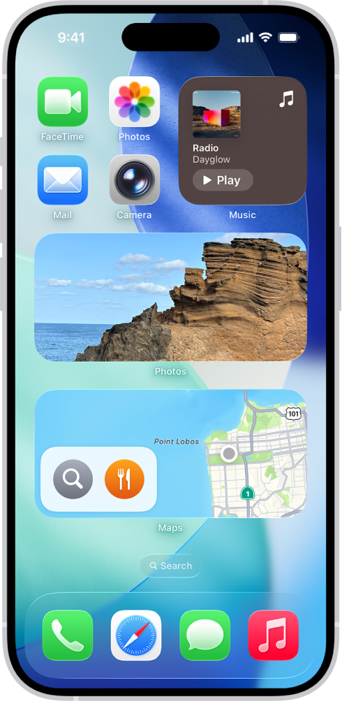Widgets de Fotos, Mapas y Música en la pantalla de inicio del iPhone. El widget de Música muestra funciones interactivas.