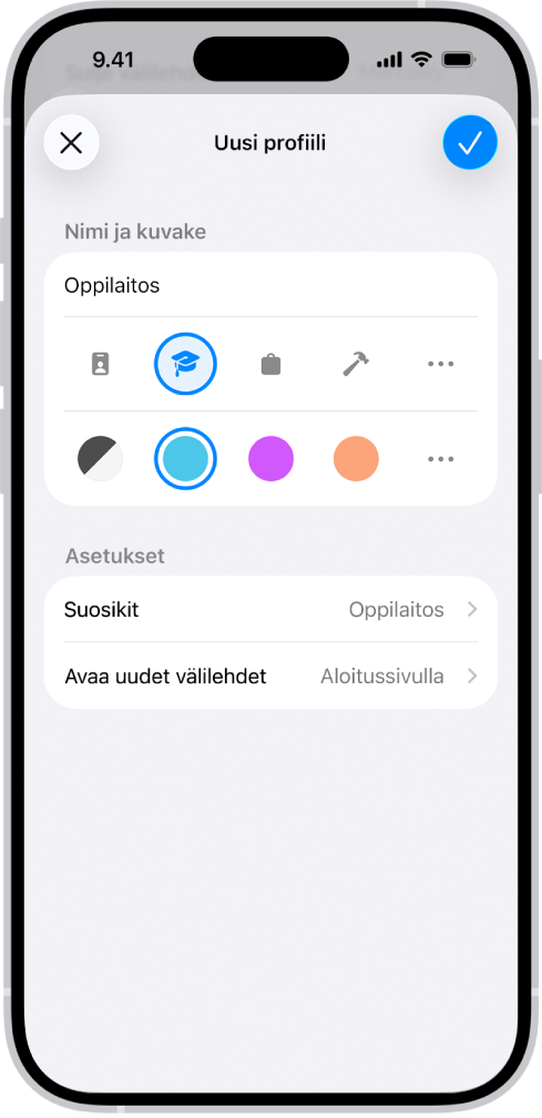 iPhonen näyttö, jossa näkyy uuden profiilin asetus. Valintoja ovat muun muassa kuvake, väri, kirjanmerkkikansio ja sivu uusien välilehtien avaamista varten.