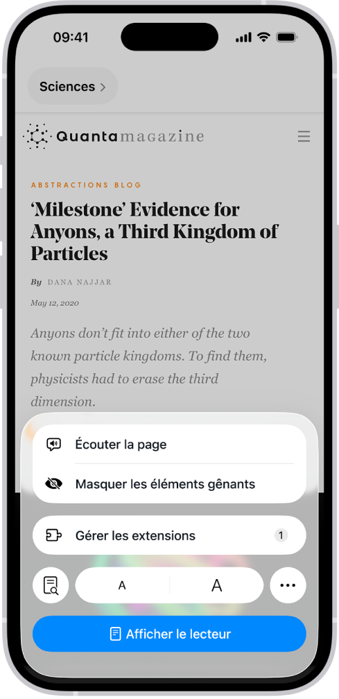 Dans Safari, l’utilisateur touché le bouton Menu de la page sur un site web, ce qui affiche des options, comme Masquer les éléments gênants.
