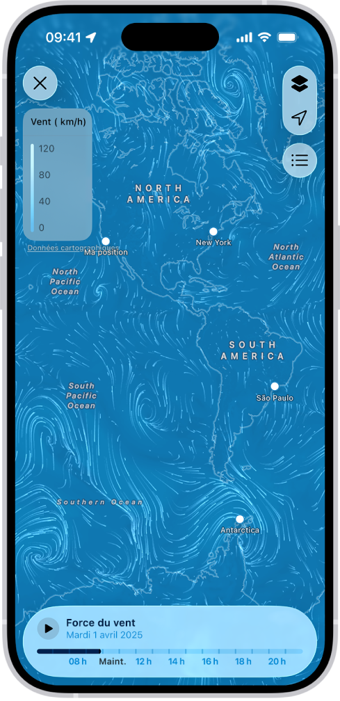 Une carte des vents de l’océan remplit l’écran de l’app Météo. Le bouton de fermeture de la carte et l’échelle de superposition du vent se trouvent en haut à gauche. Dans le coin supérieur droit se trouvent, de haut en bas, les boutons « Menu superposé », « Lieu actuel » et Lieux. Une frise chronologique s’affiche en bas de l’écran.