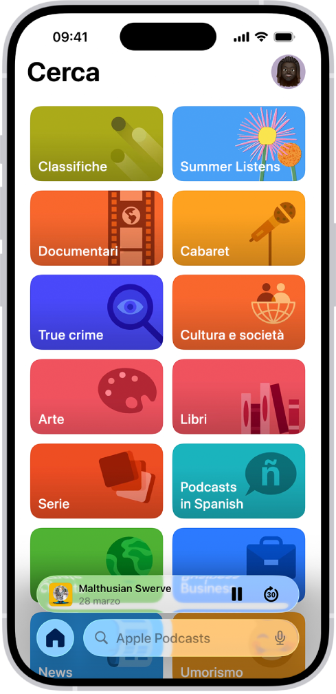 La scheda Cerca nell’app Podcast, che mostra le varie categorie di podcast. Nella parte inferiore dello schermo, è visibile il mini-player. Sotto, sono presenti i pulsanti Home, Nuovo, Libreria e Cerca.
