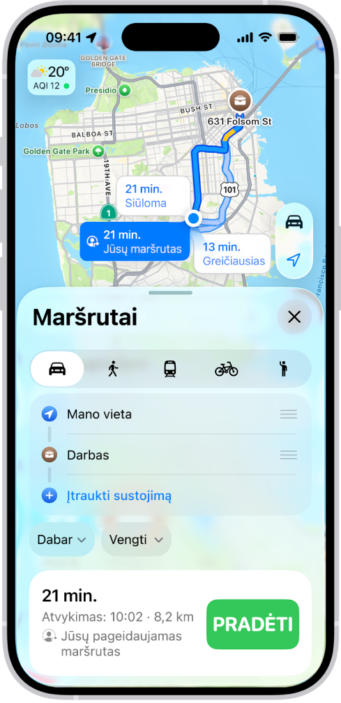 „iPhone“, kuriame matomas žemėlapis su keliomis važiavimo maršruto į tą pačią atvykimo vietą parinktimis. Kiekviename maršrute rodomas apskaičiuotas laikas ir atstumas, taip pat mygtukas „Pirmyn“ nuosekliems maršruto nurodymams pradėti. Spalvų kodavimas kiekviename maršrute nurodo eismo sąlygas.