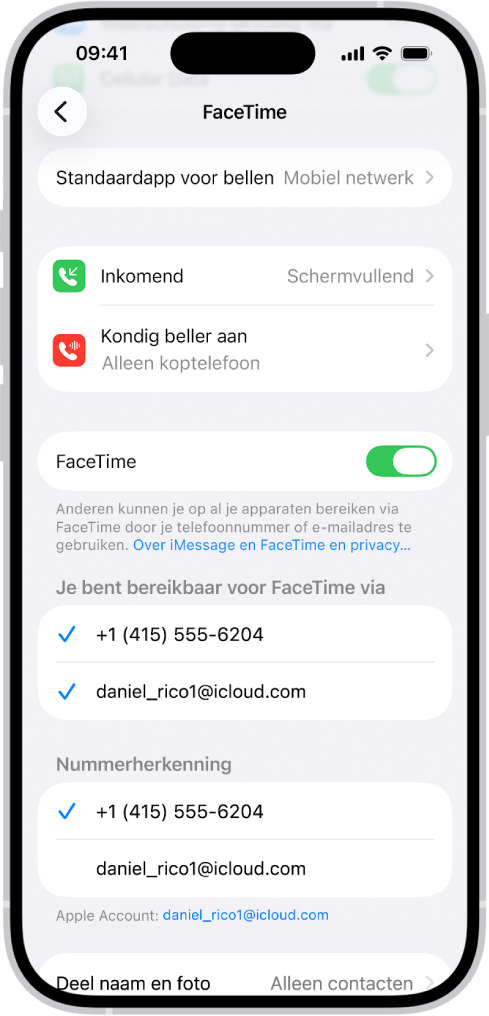 Het scherm met FaceTime-instellingen, met de optie voor de standaardapp voor bellen, de regelaar om FaceTime in of uit te schakelen en het telefoonnummer en e‑mailadres waarop je te bereiken bent.