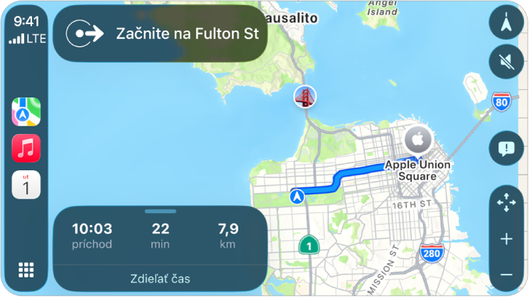 CarPlay zobrazujúci apky Mapy, Hudba a Kalendár na postrannom paneli. Napravo je trasa navigácie z Apple parku na Apple Union Station.