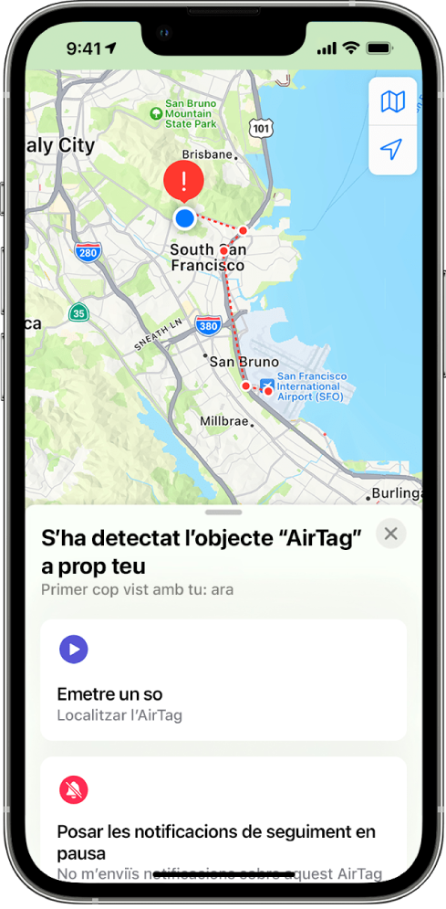 Una pantalla de l’iPhone que mostra un AirTag detectat prop de l’usuari a l’app Mapes.