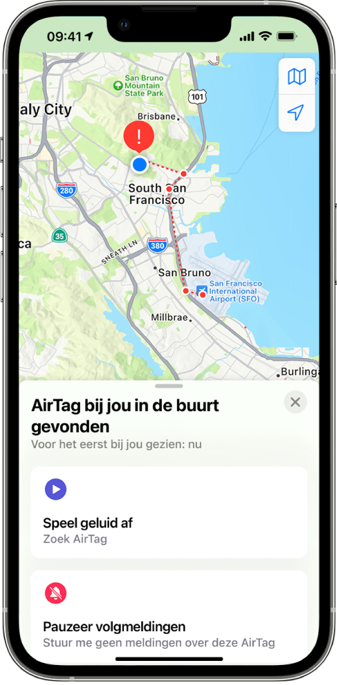 Een iPhone-scherm met een AirTag die vlak bij de gebruiker is gedetecteerd in de Kaarten-app.