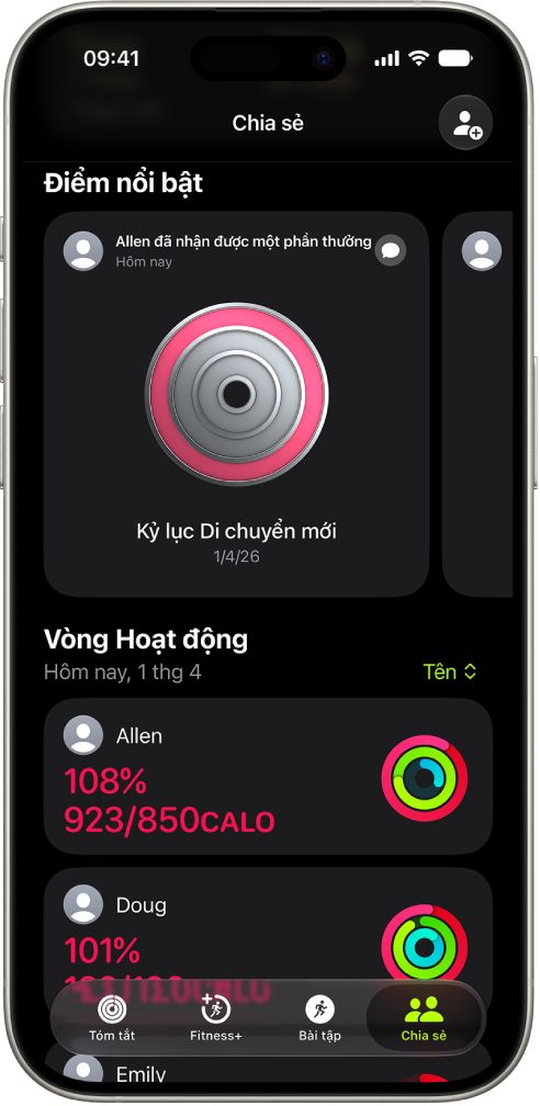 Một màn hình iPhone đang hiển thị dữ liệu hoạt động được chia sẻ với hai người khác.