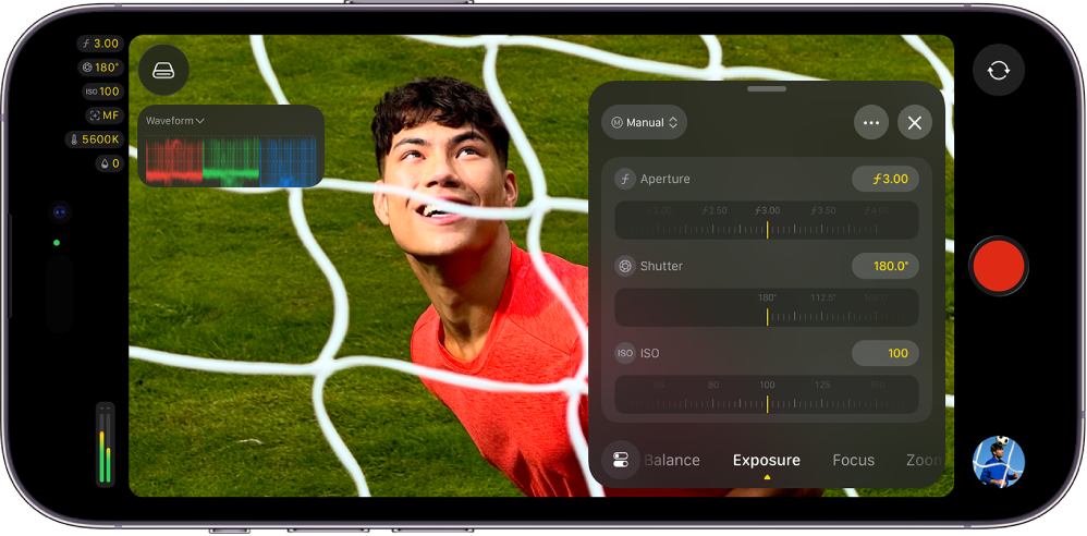 Skrin Final Cut Camera, yang menunjukkan kawalan Pendedahan dengan dail untuk Apertur, Pengatup dan ISO.