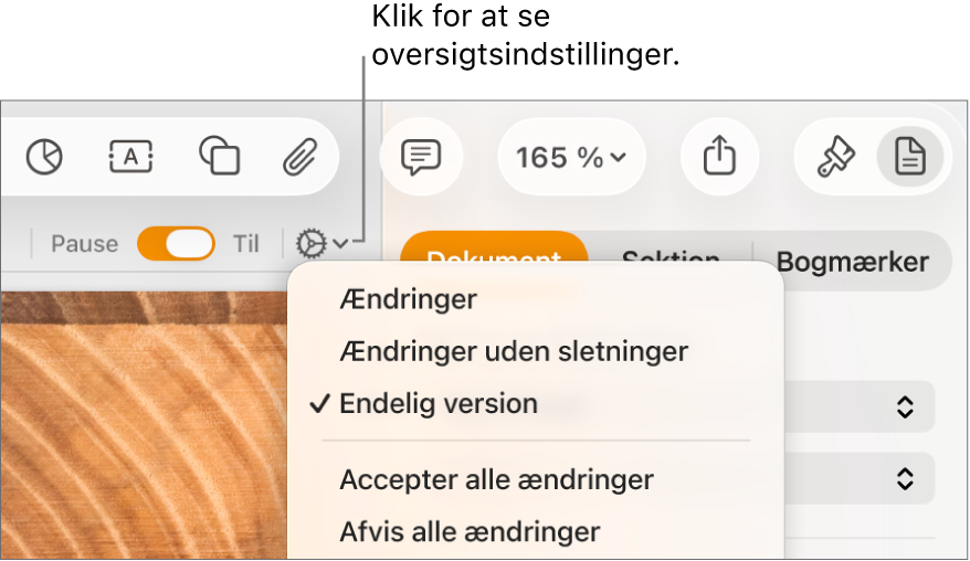 Menuen med muligheder til gennemgang viser Ændringer, Ændringer uden sletninger og Endelig version.