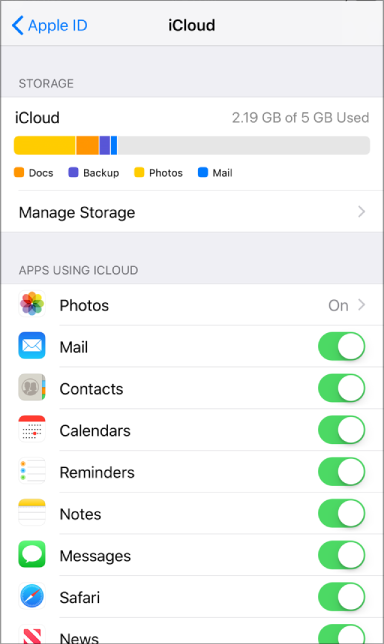 Okno aplikacji Ustawienia z włączonymi usługami iCloud.