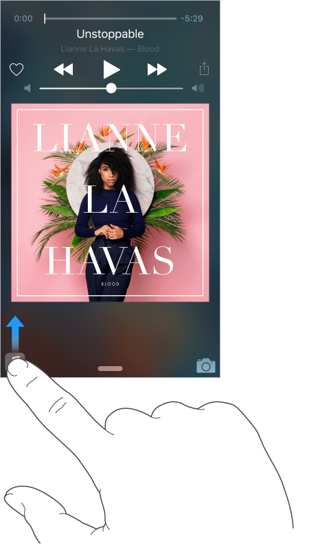 La schermata di “Blocco schermo” con l’illustrazione di un album. La traccia musicale e i controlli sono sopra l’illustrazione dell’album. L’icona di Musica, che puoi far scorrere verso l’alto, si trova in basso a sinistra.