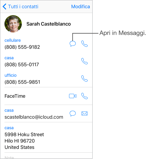 La schermata info di un contatto. Tocca una voce, ad esempio indirizzo e- o sito web, per aprirla. Tocca il pulsante Messaggi per inviare un messaggio di testo 