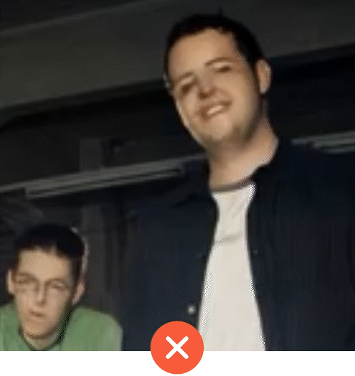 经过 AI 编辑却导致视觉效果受损的动态封面示例。