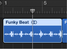 Figure. Playhead over the selected region, ready to be split.